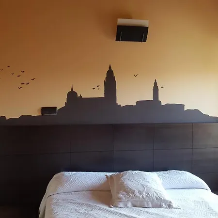 Plaza Mayor De ゲストハウス Alaejos